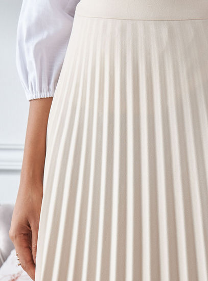 Elegant Pleated Midi Skirt – Cream